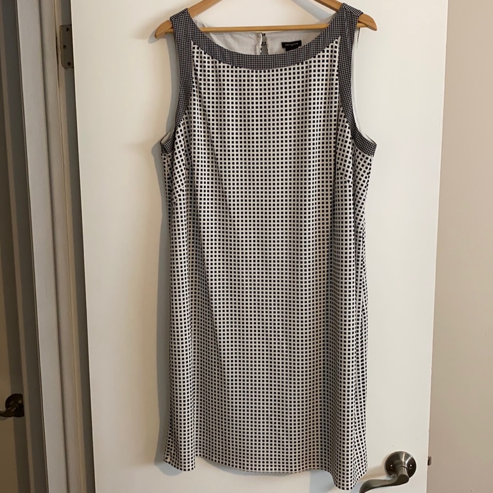 Ann Taylor Black & White Sleeveless Dress